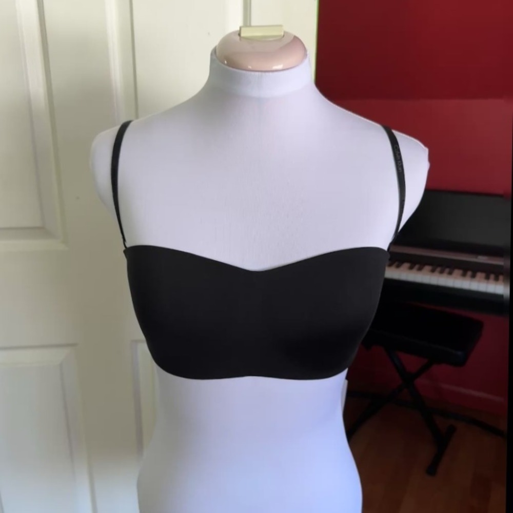 Calvin Klein, Size Medium, Form To Body Black Lightly Lined Bandeau Bralette NEW - Picture 3 of 12